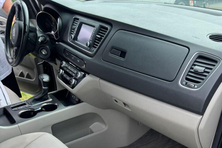 Car Detailing Waterloo ☑️ Interior, Exterior & Mobile Auto Detailing